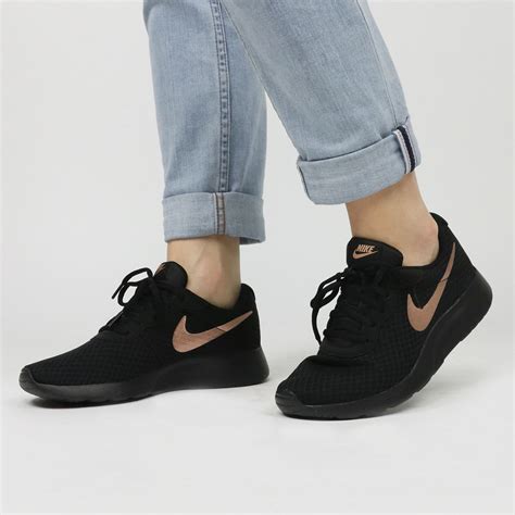 Zwarte Nike Sneakers voor dames online 